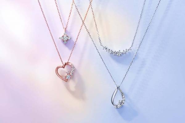 Canal 4℃「夏の空」着想の限定ジュエリー、“海の水しぶき”ネックレスや“星空の月”ピアス