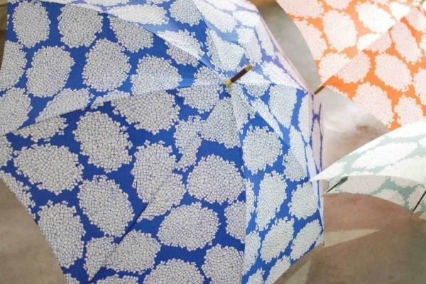 「イイダ傘店 夏の傘展」銀座 蔦屋書店で - 花や色鉛筆、のり弁モチーフの傘などを販売