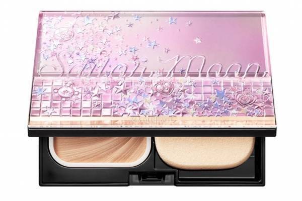 マキアージュ×美少女戦士セーラームーン、“変身アイテム”モチーフのパウダーファンデ＆化粧下地