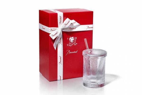 バカラ×ヴァージル・アブロー“ファストフード”を彷彿させるストロー＆フタ付き限定グラス
