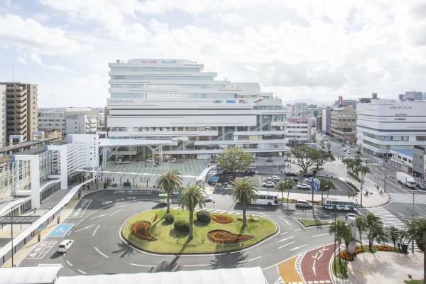「アミュプラザみやざき」映画館含むJR宮崎駅西口の商業施設、高架下にカフェや居酒屋も