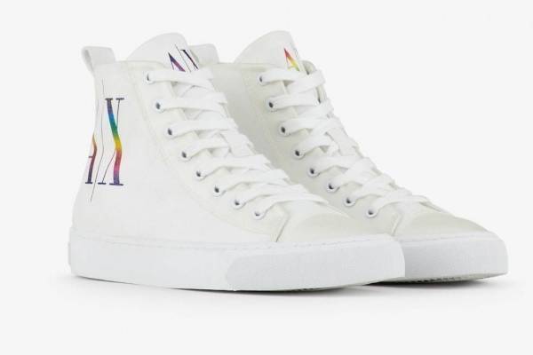 A|Xアルマーニ エクスチェンジ“レインボーロゴ”のTシャツやスニーカー、メンズ・ウィメンズで