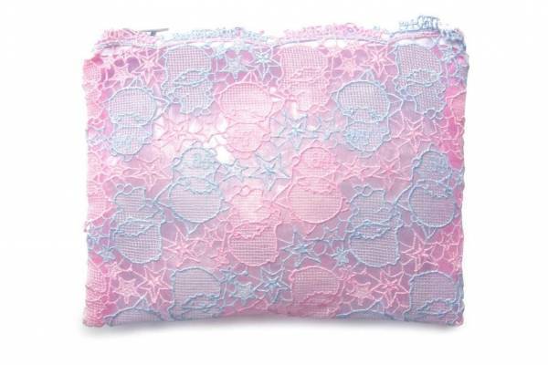 サンリオ“キキ＆ララ”の繊細レースタオルハンカチ＆ポーチ、老舗「近沢レース店」とコラボ