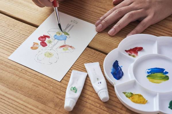“香りを塗る”アロマ絵の具「香の具(かのぐ)」色を混ぜると香りを調合できる