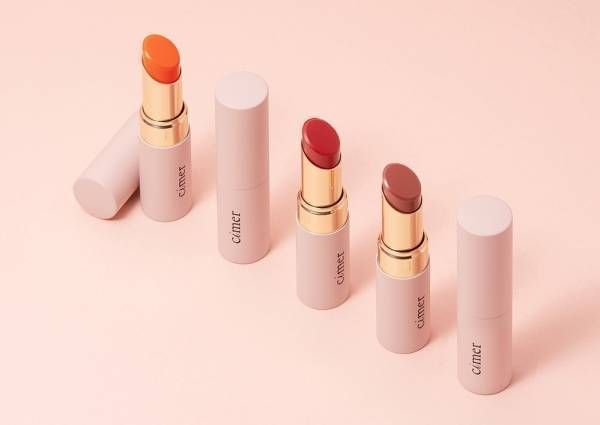 藤田ニコルのシーメル“ぷるうる唇”を叶える次世代ルージュがプラザに、トレンドカラーで抜け感唇に