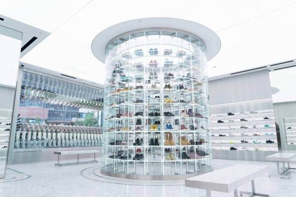 KITHが日本上陸 - 渋谷ミヤシタパークにメンズ・レディス・キッズの旗艦店、ナイキ限定スニーカーも