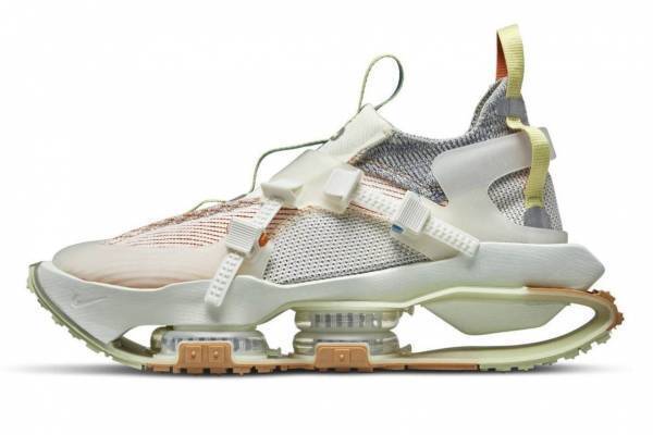 ナイキ「ISPA」新作スニーカー、足が浮き上がって見える「ズーム ロード ウォリアー」など