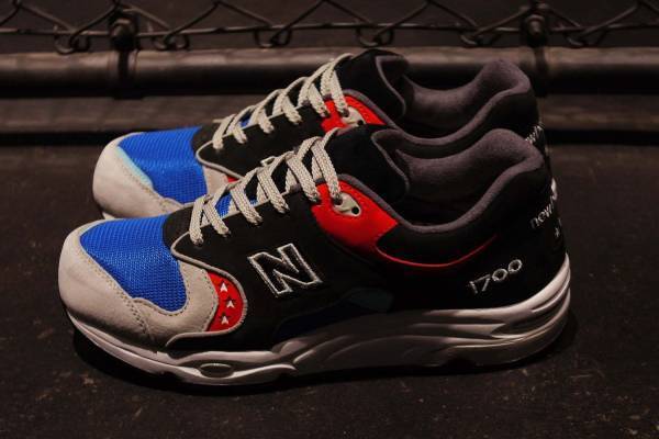 ミタスニーカーズからニューバランス＆ウィズリミテッドとのコラボスニーカー、ヒールに星刺繍入り