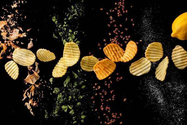 進化系ポテトチップス「Calbee＋×東京ばな奈 じゃがボルダ」東京駅限定で、山椒みそ味など