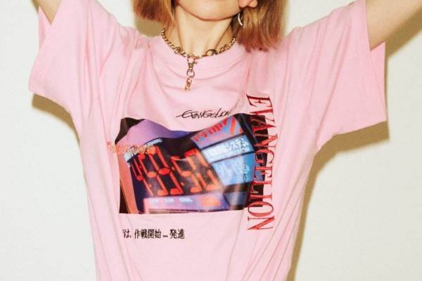 ジュエティ『ヱヴァンゲリヲン新劇場版』コラボTシャツ、劇中シーン＆セリフ刺繍を配して