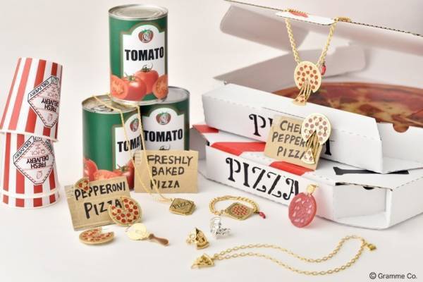 Q-pot.“ピザ”の新作アクセサリー、とろけるチーズのピザネックレスやリアルなサラミピアス