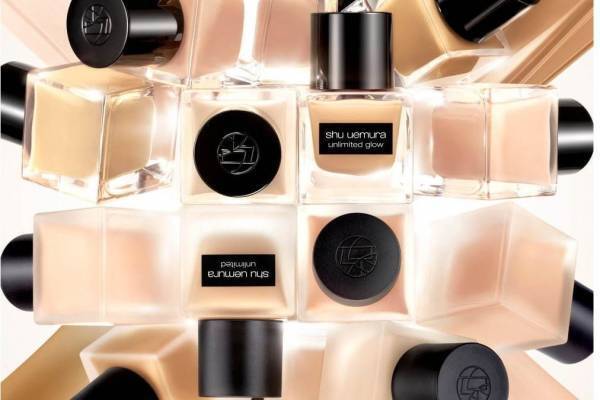 シュウ ウエムラからスキンケア感覚“ツヤ肌”ファンデ「アンリミテッド グロー フルイド」誕生