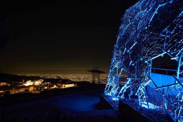 六甲山光のアートイベント、1000万ドルの夜景＆“蛍や夏の雨”イメージのライトアップ