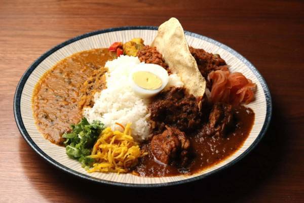 スパイスカレーの名店「フィッシュ(FISH)」丸の内オアゾに、10種のスパイス使用のキーマカレーなど