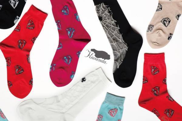 キワンダの“宝石柄＆クモの巣”ソックスなど、ラブ バイ イー・エム別注で