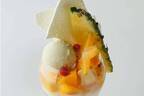 エンポリオ アルマーニ カフェ8月限定パフェ、濃厚マンゴー＆パイナップルの果実を贅沢にトッピング