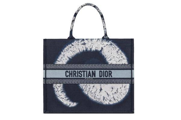 ディオール“タイダイ”柄の20年秋ウィメンズ、チュールスカートや人気「ブック トート」など