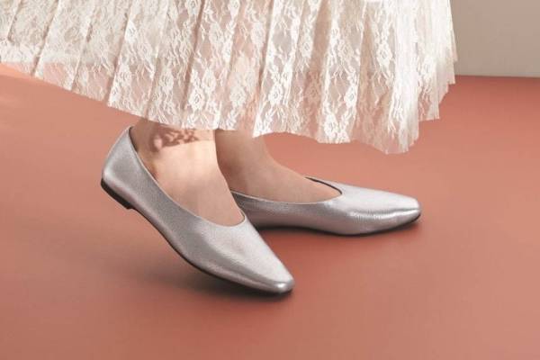 GU新作「シフォンフラットシューズ」“驚くほど”軽く柔らかなセミスクエアトゥ＆ローファー