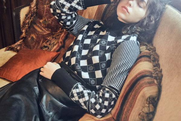 マメ クロゴウチやハイクなど12ブランドとパリゴがコラボ、エズミのプリーツワンピースも