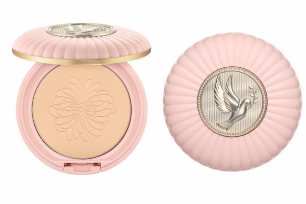 ポール ＆ ジョー ボーテの人気「セッティング パウダー」に、ヘルシーなベージュの新色