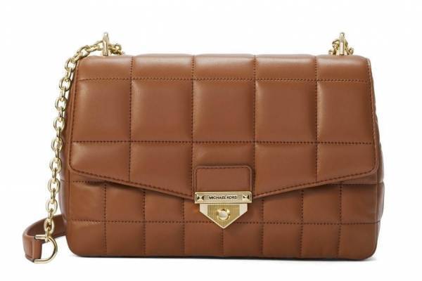 マイケル マイケル･コース新作バッグ「ソーホー」キルティングボディ×煌めくゴールドチェーン