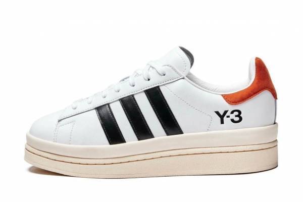 Y-3“アーチェリー＆アーバンスポーツ”着想の防水パーカやコート、厚底ソールの新作スニーカーも