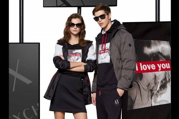 A|Xアルマーニ エクスチェンジ“愛を訴える”メッセージが着想「Y2K」Tシャツ＆パーカー