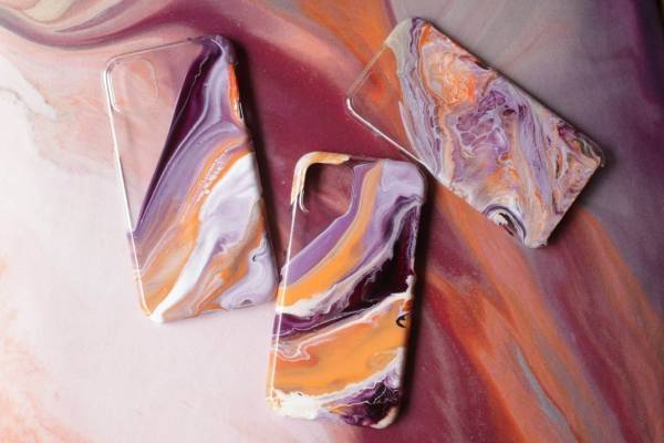 G.V.G.V.“マーブル柄”iphoneケース、ハンドペイントアーティストとコラボした一点もの