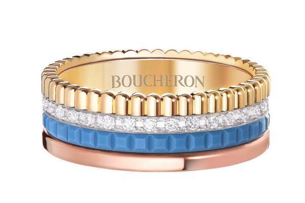 ブシュロンの「キャトル」新作ジュエリー、“パリの青空”カラーのリング＆ペンダント