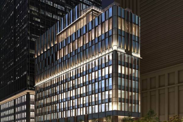 東京の新商業施設「丸の内テラス」オープン、トランジットの大型屋上レストランなど11店