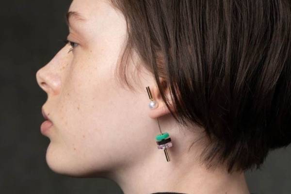 ヒロタカ“幾何学型の天然石”を重ねづけ、20年秋冬新作ジュエリー「スピア」