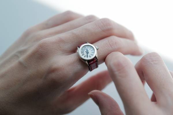 “指時計”ブランド「モコ」20年秋冬、“プラムパープル”の限定カラー&全16種のレザーモデルなど