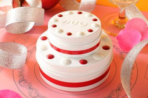 デュオ“ショートケーキ”のようなクリスマスコフレ、つぶつぶいちごのクレンジングバーム＆薬用レスキューバーム