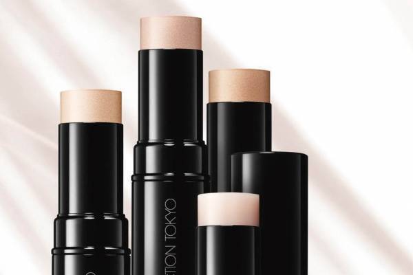 アディクション“ナチュラル仕上げ”の新スティックハイライター＆クリア発色のリキッドチーク