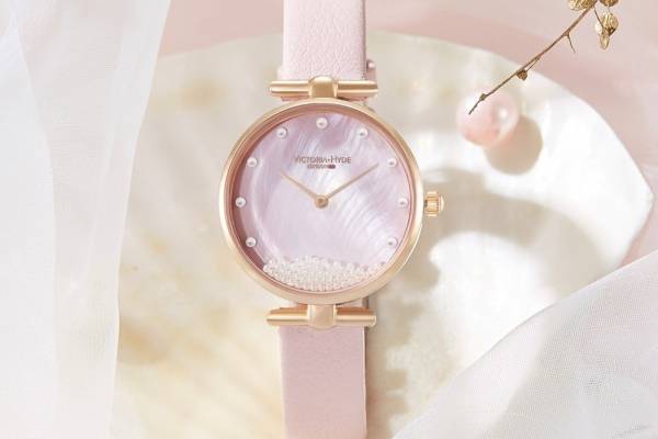 ヴィクトリア・ハイド ロンドンから“小さなパール揺らめく”腕時計＆リングの限定セット