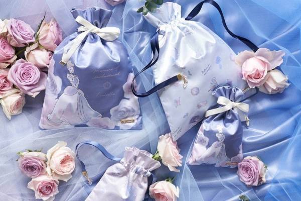 “恋に落ちたシンデレラ”テーマの雑貨＆アクセサリーがコクーニストから、ガラスの靴の腕時計など