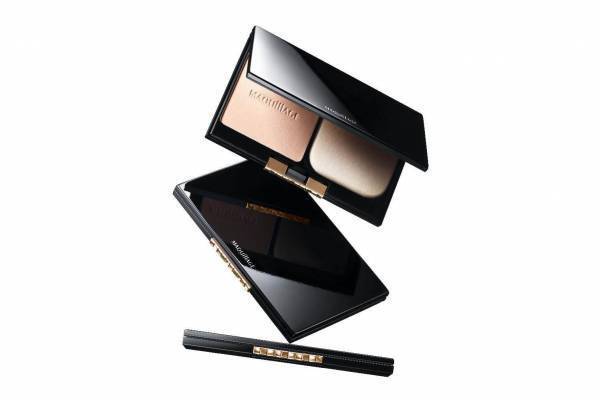 マキアージュ新作“ファンデ級カバー力”のふんわりフェイスパウダー