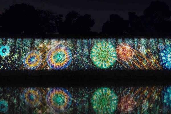 京都・二条城×ネイキッドのライトアップ2020夏、万華鏡モチーフの花火アートやシャボン玉×光の共演