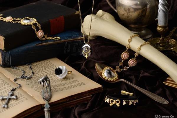 Q-pot.新作アクセサリー、“目”と“薔薇”のネックレスやリング＆シスター姿の“オバケちゃん”も