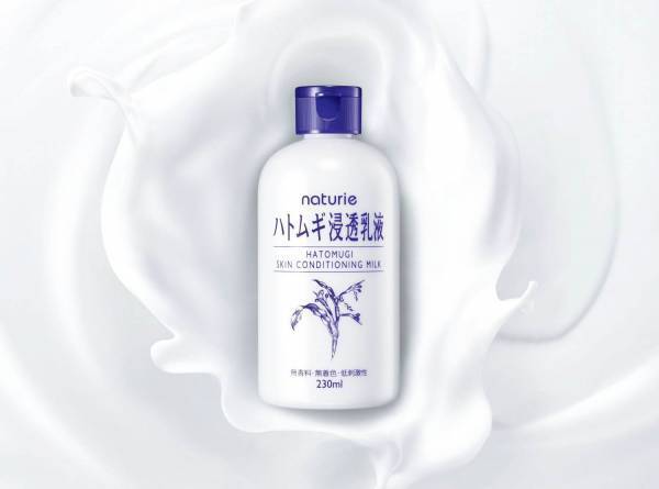 ナチュリエ「ハトムギ浸透乳液」べたつかないのに保湿する乳液で“もっちり肌”に