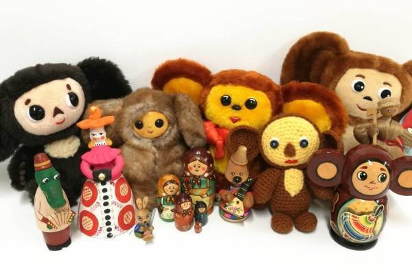 横浜人形の家「チェブラーシカとロシアのかわいい人形たち」展、チェブラーシカの世界をジオラマで再現