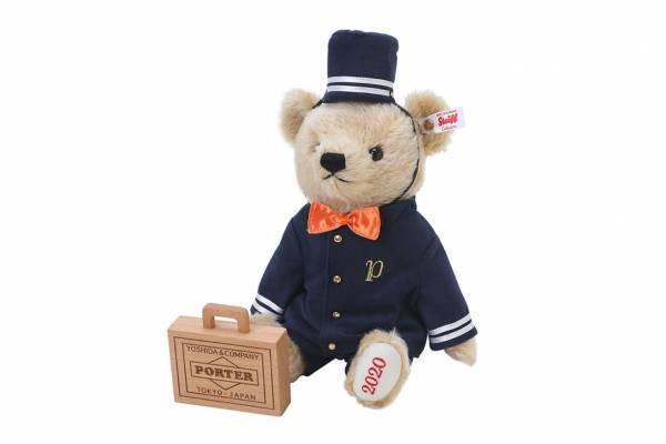 ポーター×シュタイフ“ホテルの案内係”に扮したテディベア - カリモク木製バッグ