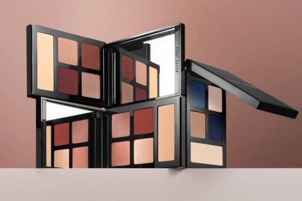 ボビイ ブラウン「幻のアイパレット」“夕暮れ空＆赤ワイン”着想の限定色でプロ級アイメイク