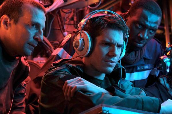 映画『ウルフズ・コール』“黄金の耳”を持つ特殊分析官が繰り広げる極限の潜水艦サスペンス＆アクション