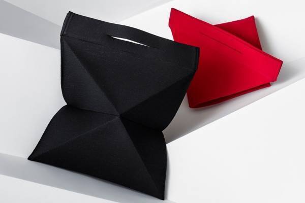 グッド グッズ イッセイ ミヤケの新作バッグ「TATAMI」“折り畳める”リュックサック＆トート