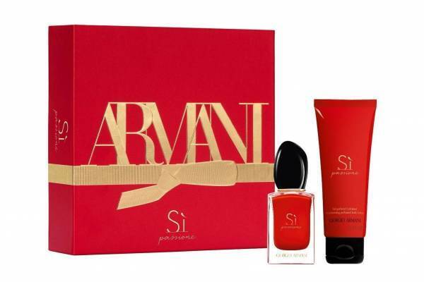 アルマーニ ビューティのクリスマスコフレ2020、人気No.1香水「シィ パシオーネ」＆ボディケア