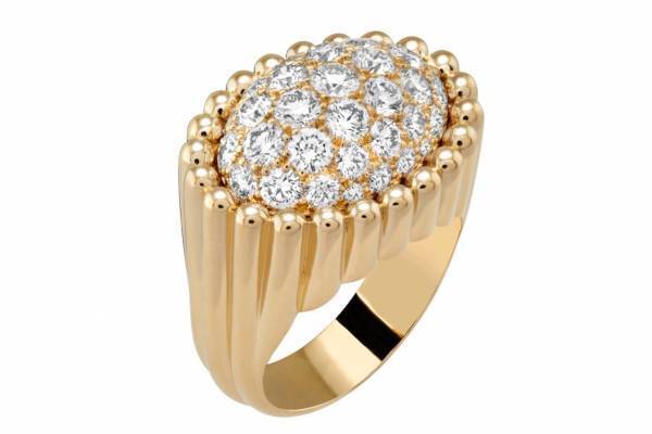 ヴァン クリーフ＆アーペル「ペルレ コレクション」新作リング、贅沢なボリューム×ひだ状の装飾