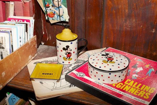 「グッチ デコール」の新作、ミッキーマウスの蓋付きマグ＆ラウンドボックスなど