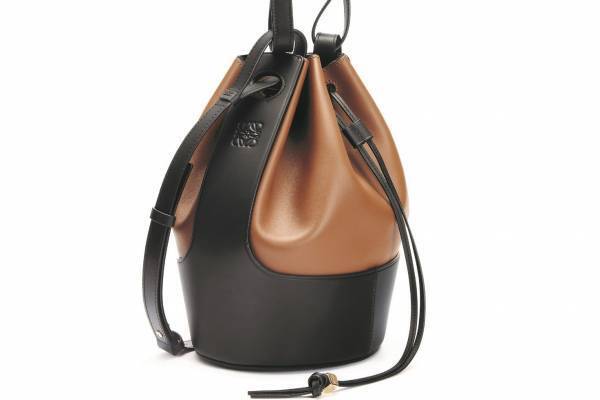 ロエベ「バルーン バッグ」に新色、ブラウン系ツートーンカラーや鮮やかオレンジなど