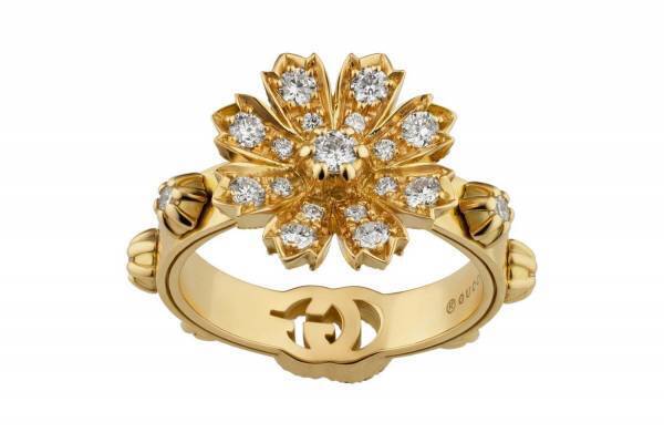 グッチ「フローラ」ファインジュエリーに新作、フラワー×タブルGのダイヤ付きイエローゴールドリング